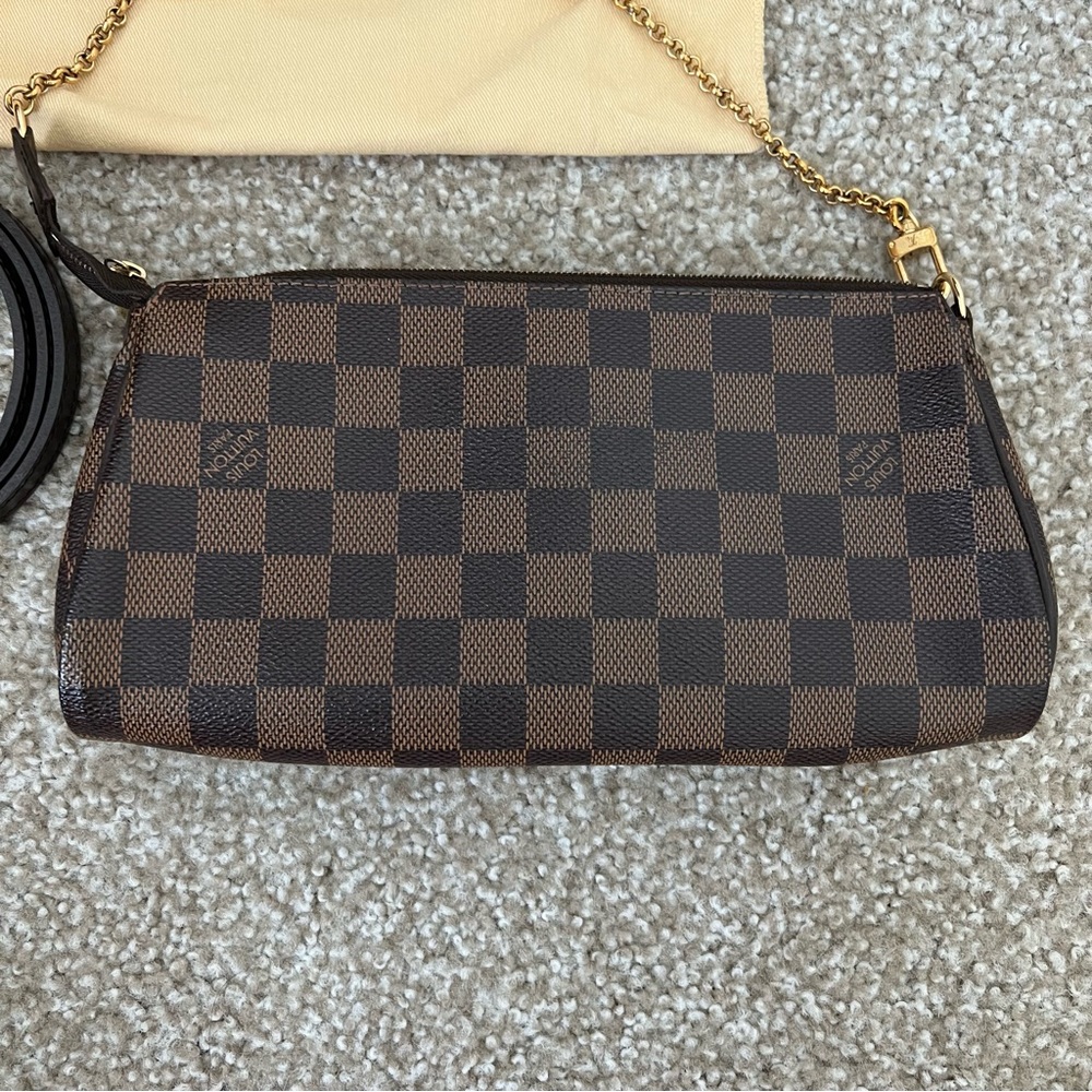 Authentic Louis Vuitton Eva Damier Ebene Sophie Clutch - Picture 4 of 15